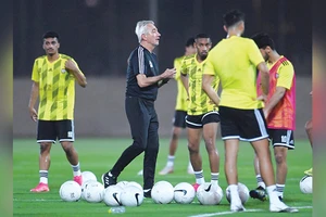 HLV Van Marwijk: Việt Nam rất mạnh nhưng UAE sẽ có 3 điểm