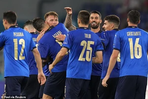 Tuyển Ý lập kỷ lục khó tin, HLV Mancini buông lời cảnh báo