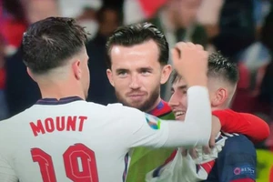 HLV Southgate bối rối, Anh phẫn nộ với Scotland