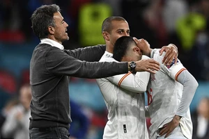 Tây Ban Nha bị Ý loại, HLV Enrique ca ngợi tài năng độc nhất vô nhị