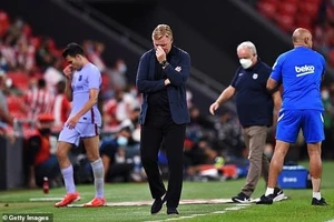 Barcelona bị chia điểm, Koeman nhung nhớ Messi