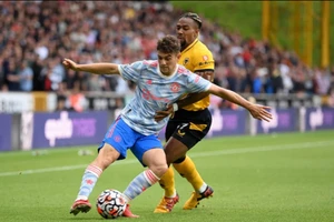 Ronaldo hoàn tất kiểm tra y tế, MU bán sao giá kỷ lục