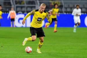 Có Ronaldo, MU ra quyết định vụ chuyển nhượng Haaland