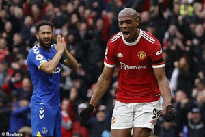 Martial mở điểm, MU vẫn bị cầm hòa đầy thất vọng