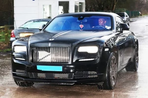 Paul Pogba may mắn thoát chết trong gang tấc