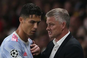 Chủ tịch MU nói sai về Ronaldo