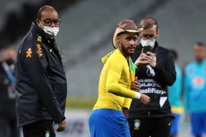 Neymar bị cảnh báo vì tuyên bố giải nghệ