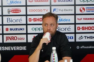 HLV Polking thừa nhận sự may mắn của tuyển Thái Lan