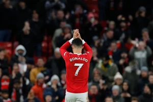 Ronaldo xem xét chia tay MU và 6 lựa chọn tiềm năng