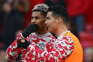 Cuộc nói chuyện riêng giữa Rashford và Ronaldo