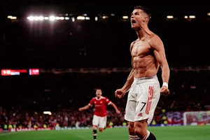 Ronaldo chờ phá 11 kỷ lục ở tuổi 37
