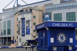Chelsea ra thông báo đàm phán với Chính phủ Anh