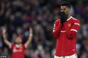 Được VAR cứu thua, MU vẫn lâm nguy