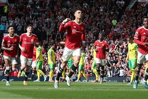 Ronaldo nhận thưởng hàng chục tỉ đồng sau cú hat-trick cho MU 