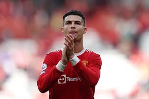 MU hi sinh Ronaldo vì một người 