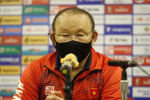 Ông Park và ông Shin nói gì sau trận U-23 Việt Nam hạ Indonesia?