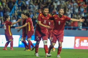 Cô gái cao tuổi nhất tuyển nữ Việt Nam lập công lớn