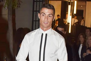 Cristiano Ronaldo từ chối 211 triệu bảng Anh