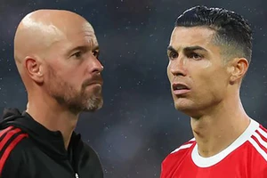 Ten Hag hé lộ cuộc nói chuyện với Ronaldo, tuyên bố MU sẽ pressing cả ngày