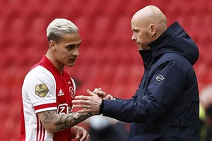 Ajax tức giận bảo MU tránh xa ra