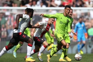 Leicester City – Man United: Áp sát Top 4