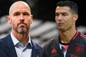 Ten Hag nói về việc trao suất đá chính cho Ronaldo