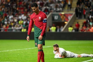 Ronaldo bị 'tẩy chay' dữ dội, chị gái lên tiếng khó tin
