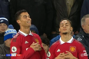 Antony gửi lời nhắn đến Ronaldo sau khi tạo Trend mới