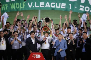 Hà Nội vô địch V-League, Sài Gòn FC chưa rớt hạng