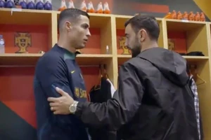 Hàng loạt cầu thủ MU lên tiếng về scandal của Ronaldo