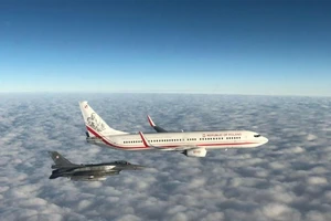 Phi đội F-16 hộ tống tuyển Ba Lan đến Qatar đá World Cup
