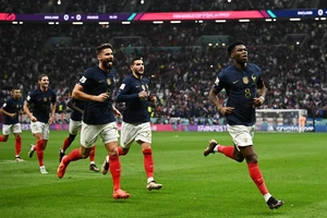 Harry Kane đá hỏng penalty, Anh bị Pháp loại khỏi World Cup đau đớn