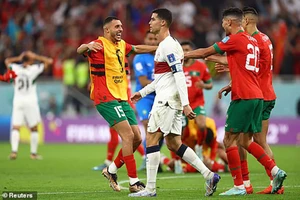 Ronaldo bật khóc nức nở, Morocco làm nên lịch sử cho bóng đá châu Phi