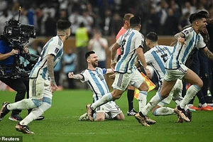 Messi hiện thực hóa giấc mơ vô địch World Cup cùng Argentina
