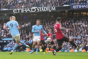 MU - Man City: Đại chiến thành Manchester 