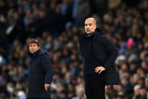 Pep Guardiola nổi giận chỉ trích cầu thủ và fan Man City