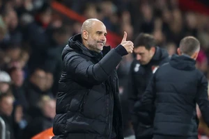 Pep Guardiola khẳng định Man City bị trọng tài xử ép