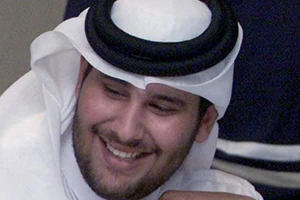 Bị nhà Glazer dằn mặt khi mua MU, Sheikh Jassim choáng váng