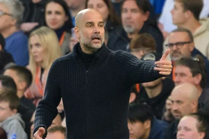 Pep Guardiola phản đối kịch liệt vì bị ‘cướp’ chiến thắng