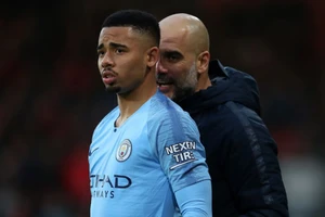 Quyết định điên rồ của Pep Guardiola khiến sao Man City chạy về phòng khóc
