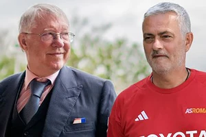 Lời cầu xin 4 từ của Mourinho về chuyển nhượng khiến Sir Alex Ferguson nổi giận