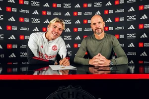 Hé lộ chuyện hậu trường phức tạp trong vụ Hojlund gia nhập MU