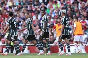 MU gục ngã ở phút bù giờ