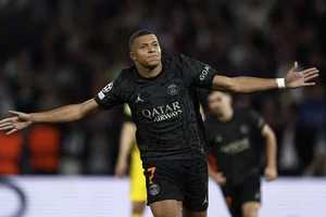 PSG thắng dễ Dortmund, Man City ngược dòng trước Red Star Belgrade