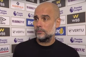 Pep Guardiola nổi giận: ‘Tôi có thể nhận thẻ vàng, còn cậu ta thì không’