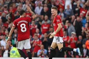 McTominay ghi 2 bàn phút bù giờ, MU ngược dòng đầy cảm xúc