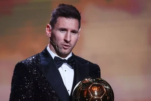 Messi mất kỷ lục quả bóng vàng khi France Football đánh giá lại