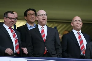 Chuyên gia Maguire tiết lộ MU nợ 317 triệu bảng phí chuyển nhượng