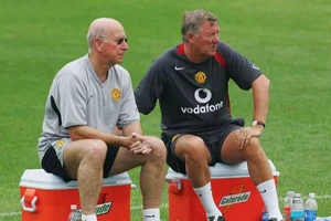Sir Alex Ferguson lần đầu lên tiếng kể từ khi vợ của ông qua đời