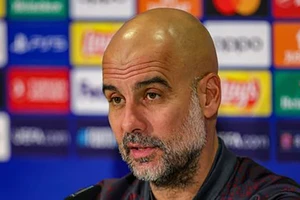 Pep Guardiola giải thích rõ tại sao MU kém xa Man City